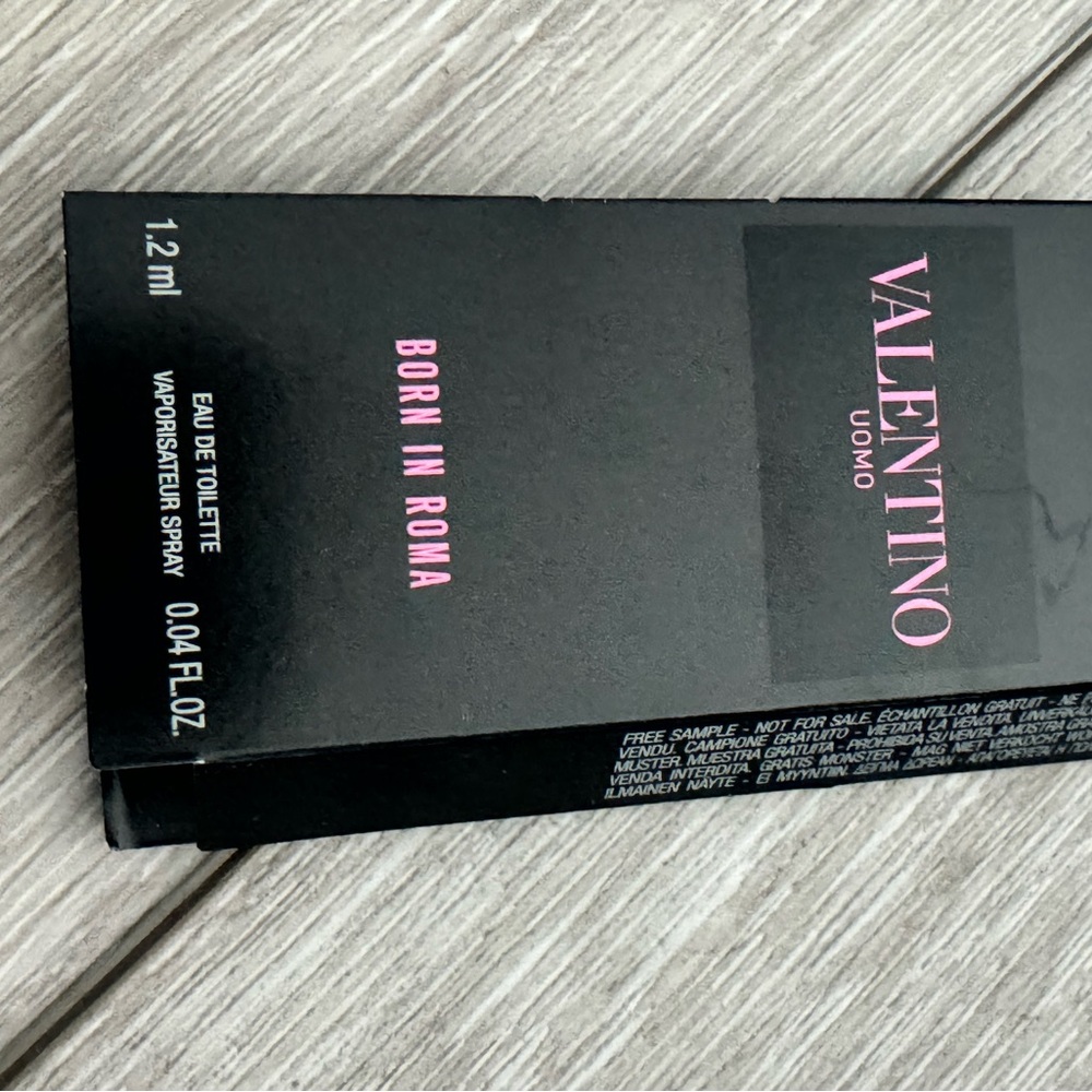Valentino Uomo Born in Roma Eau de Toilette - Black and Pink
